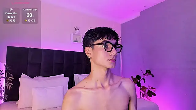 Phillicious   online show from November 6, 2025, 11:37 pm