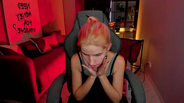 NitaNihil online show from December 18, 2025, 11:05 am