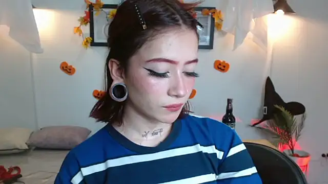 Snapshot of Evanss_lx chatting on October 18, 2025, 12:50 pm Evanss lx online show from October 18, 2025, 12:50 pm