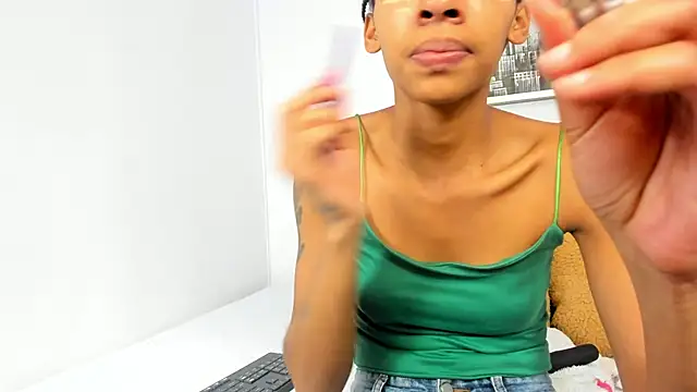 sarah ashbourne online show from November 19, 2025, 12:16 pm