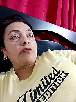 Snapshot of Lady_16 chatting on November 9, 2025, 11:58 pm Lady 16 online show from November 9, 2025, 11:58 pm