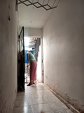 Snapshot of Lady_16 chatting on December 4, 2025, 3:10 pm Lady 16 online show from December 4, 2025, 3:10 pm