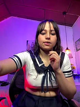 Snapshot of Eymmy_24 chatting on October 1, 2025, 9:59 am Eymmy 24 online show from October 1, 2025, 9:59 am