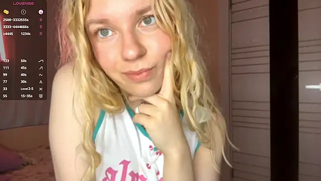 Snapshot of MaryjaneSpider chatting on September 20, 2025, 2:51 pm MaryjaneSpider online show from September 20, 2025, 2:51 pm