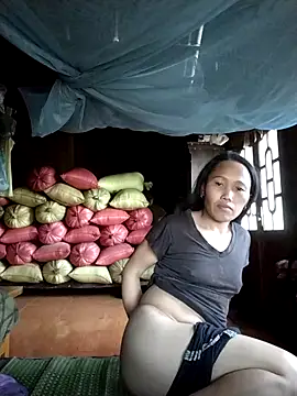 Snapshot of PhamPm70 chatting on November 13, 2025, 8:24 am PhamPm70 online show from November 13, 2025, 8:24 am