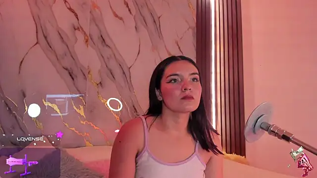 alicecute77 online show from October 3, 2025, 2:19 am