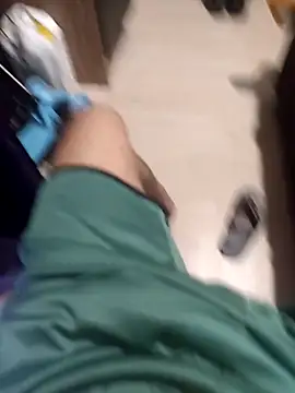 comobucetinhas online show from December 18, 2025, 7:31 pm