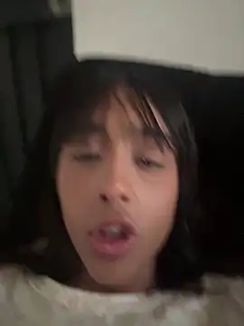 Aleja ruizz online show from November 5, 2025, 9:59 pm