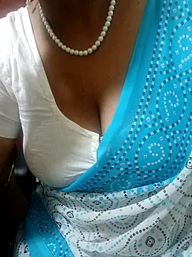 Snapshot of tami_lavanya chatting on September 22, 2025, 4:42 pm tami lavanya online show from September 22, 2025, 4:42 pm