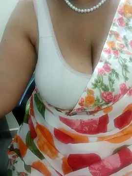 Snapshot of tami_lavanya chatting on October 14, 2025, 5:03 pm tami lavanya online show from October 14, 2025, 5:03 pm