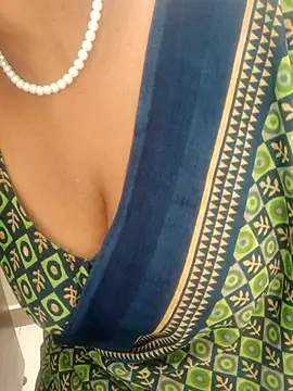 Snapshot of tami_lavanya chatting on October 21, 2025, 5:19 am tami lavanya online show from October 21, 2025, 5:19 am