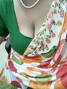 Snapshot of tami_lavanya chatting on November 21, 2025, 7:01 pm tami lavanya online show from November 21, 2025, 7:01 pm