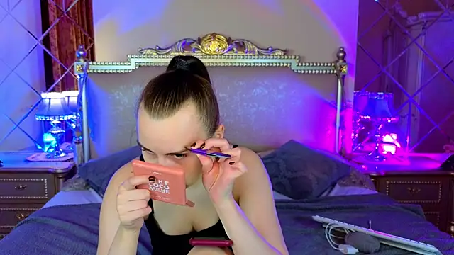 Snapshot of Kelly_Cartier chatting on November 26, 2025, 12:17 pm Kelly Cartier online show from November 26, 2025, 12:17 pm