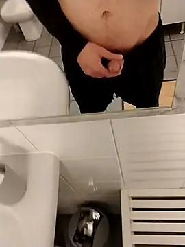 Snapshot of Baldassarre1990 chatting on November 2, 2025, 1:30 am Baldassarre1990 online show from November 2, 2025, 1:30 am