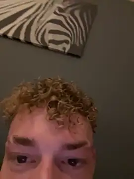 hottyFcup online show from November 3, 2025, 8:32 pm