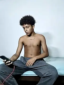 Manuel Mateus1 online show from November 25, 2025, 5:13 pm