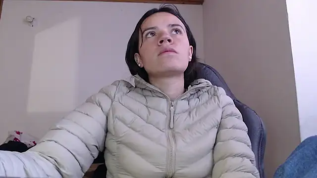 Snapshot of Skylar_Serenity chatting on December 17, 2025, 3:40 pm Skylar Serenity online show from December 17, 2025, 3:40 pm