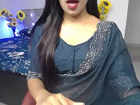 Snapshot of Little_queenn chatting on September 24, 2025, 5:38 pm Little queenn online show from September 24, 2025, 5:38 pm