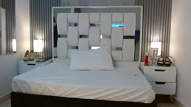 VanessaHard as online show from September 28, 2025, 3:28 pm