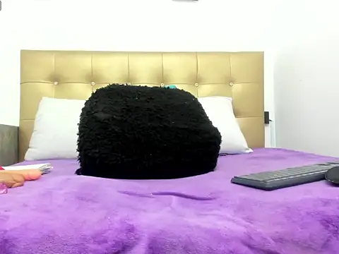 candy sex 18 online show from October 1, 2025, 11:55 pm