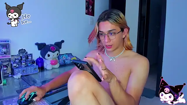 Snapshot of KeitaMoon chatting on September 19, 2025, 9:59 pm KeitaMoon online show from September 19, 2025, 9:59 pm