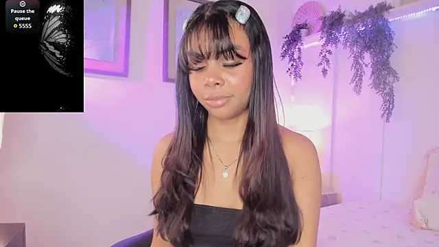 Snapshot of theLayla_DH chatting on September 17, 2025, 7:48 pm theLayla DH online show from September 17, 2025, 7:48 pm