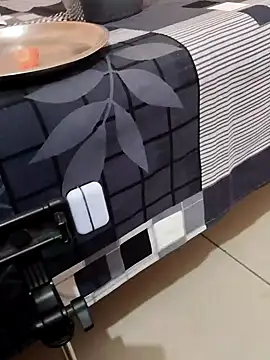 INTERNATIONAL0001 online show from November 28, 2025, 2:14 am