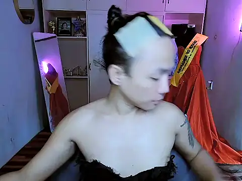 YourNikkieXxx online show from October 21, 2025, 6:25 am