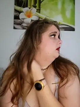 LioEstxh online show from November 6, 2025, 12:06 pm