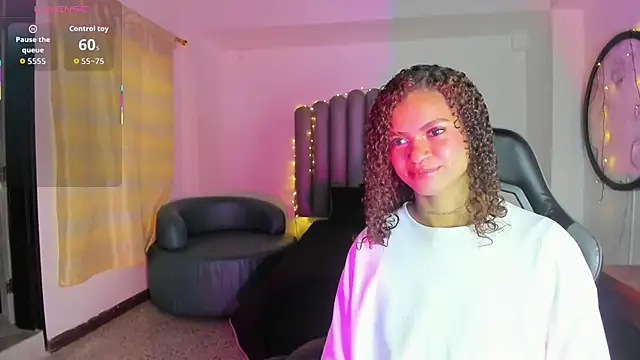 Snapshot of chubby_sexy_ chatting on November 28, 2025, 12:30 pm chubby sexy online show from November 28, 2025, 12:30 pm