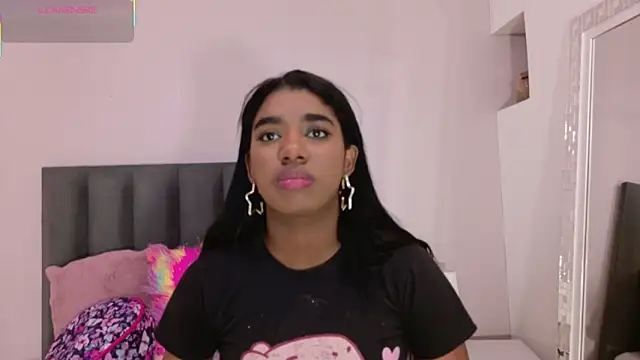 KendraChavez  online show from September 18, 2025, 8:55 pm