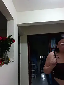 megan fox5 online show from December 5, 2025, 3:37 am