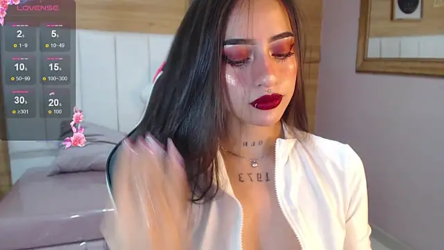 Snapshot of Abril_Velvet_a_ chatting on November 8, 2025, 2:50 pm Abril Velvet a online show from November 8, 2025, 2:50 pm