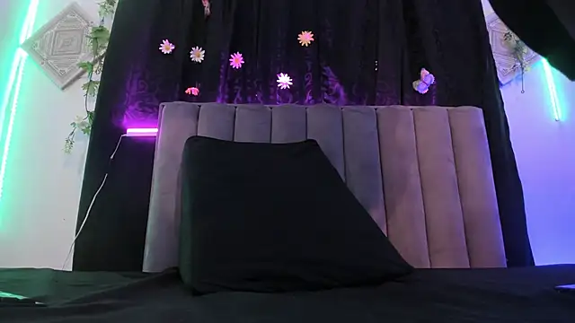 AkiraStone  online show from October 1, 2025, 12:00 pm