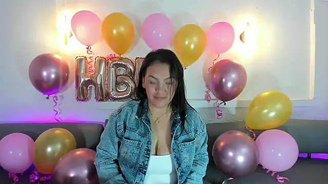 Snapshot of Scarlett_Bj chatting on November 17, 2025, 1:39 pm Scarlett Bj online show from November 17, 2025, 1:39 pm