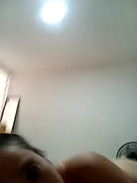 Snapshot of Thaniasandoval chatting on October 17, 2025, 8:22 pm Thaniasandoval online show from October 17, 2025, 8:22 pm