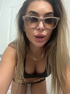 KaseyQuinn  online show from September 9, 2025, 8:41 pm