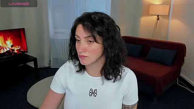 Snapshot of MiaDelrosee chatting on November 6, 2025, 1:45 pm MiaDelrosee online show from November 6, 2025, 1:45 pm