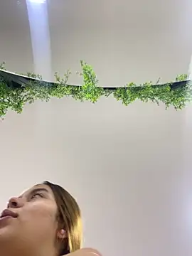 CharlotteBrownn  online show from October 30, 2025, 3:08 am