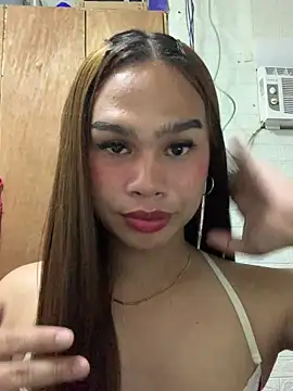 Essie 08 online show from November 21, 2025, 8:29 pm