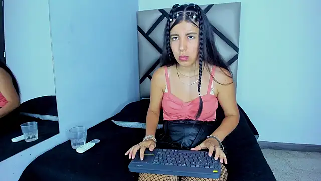 Snapshot of Lucy-23 chatting on September 10, 2025, 5:07 am Lucy-23 online show from September 10, 2025, 5:07 am