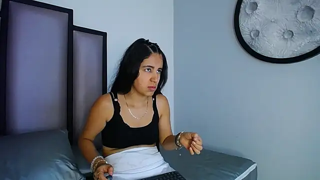 Snapshot of Lucy-23 chatting on October 8, 2025, 4:10 am Lucy-23 online show from October 8, 2025, 4:10 am