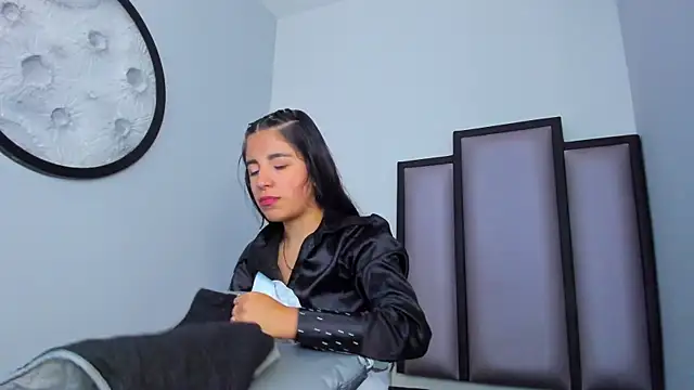 Snapshot of Lucy-23 chatting on October 24, 2025, 4:20 am Lucy-23 online show from October 24, 2025, 4:20 am