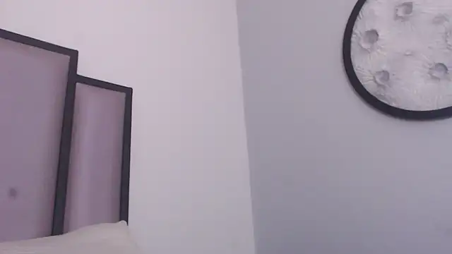 Snapshot of Lucy-23 chatting on November 28, 2025, 4:59 am Lucy-23 online show from November 28, 2025, 4:59 am