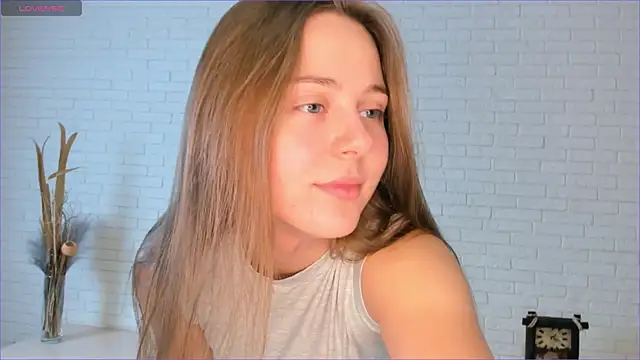 Milla Vegga online show from October 24, 2025, 1:29 pm