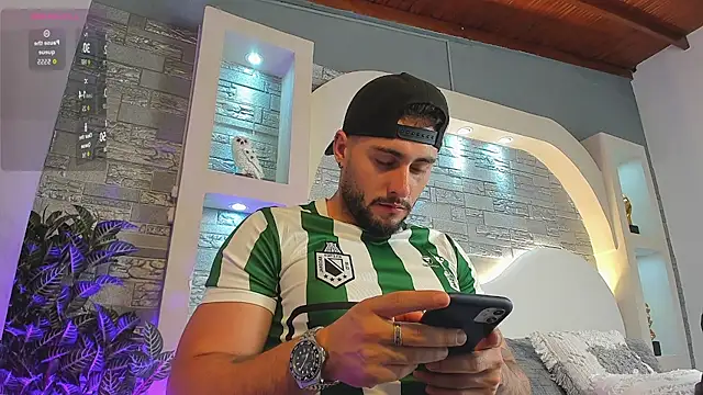 dominic de luca online show from November 27, 2025, 3:19 am