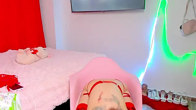 larsonbeverly online show from October 24, 2025, 11:12 pm