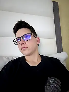 SpencerMontgomery online show from November 11, 2025, 6:41 pm