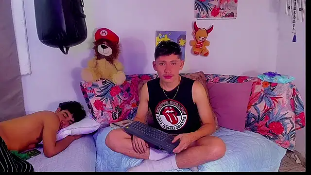 elfernh online show from October 5, 2025, 4:33 am