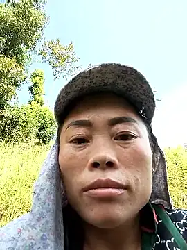 CoMay003 online show from October 5, 2025, 6:34 am